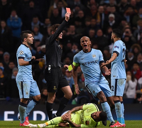 Hàng thủ của Manchester City đã có một đêm thi đấu rất tệ.