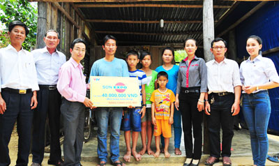 Hỗ trợ hơn 160 triệu đồng xây nhà cho người nghèo