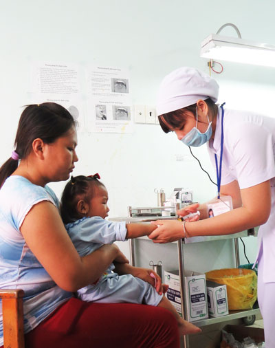 Trong và sau Tết, trẻ bị rối loạn tiêu hóa nhập viện tăng.