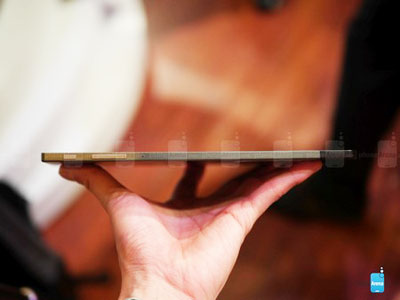 Máy có độ dày chỉ 6mm