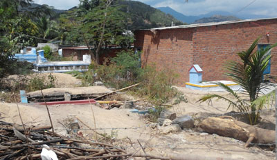 Chiếm đất nghĩa trang để... xây nhà