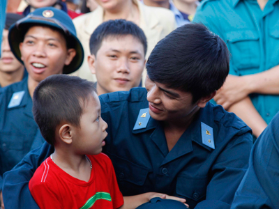 Vui vẻ bên cậu em trai