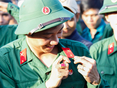 Tự hào khoác trên mình bộ quân phục