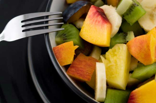 Kiwi và nhiều loại trái cây rất tốt cho cơ thể. Ảnh: Onlymyhealth.