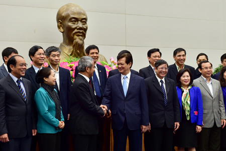 Thủ tướng Nguyễn Tấn Dũng và các đại biểu dự buổi làm việc. Ảnh: VGP/Nhật Bắc