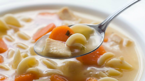 Người muốn giảm béo nên ăn suop thay vì ăn cơm hay bánh ngọt. Ảnh: Tổ Ấm Việt.