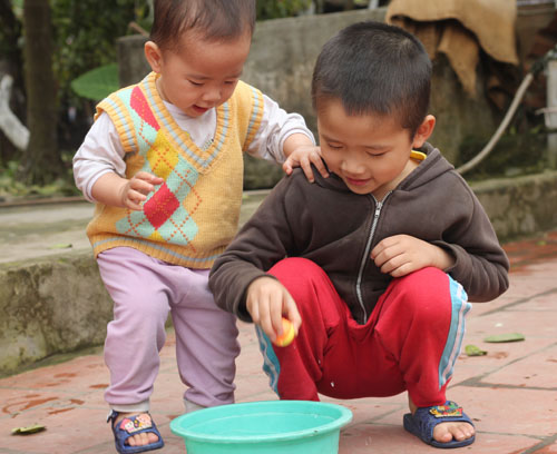 Dạy trẻ sáng tạo nhờ đồ chơi đơn giản