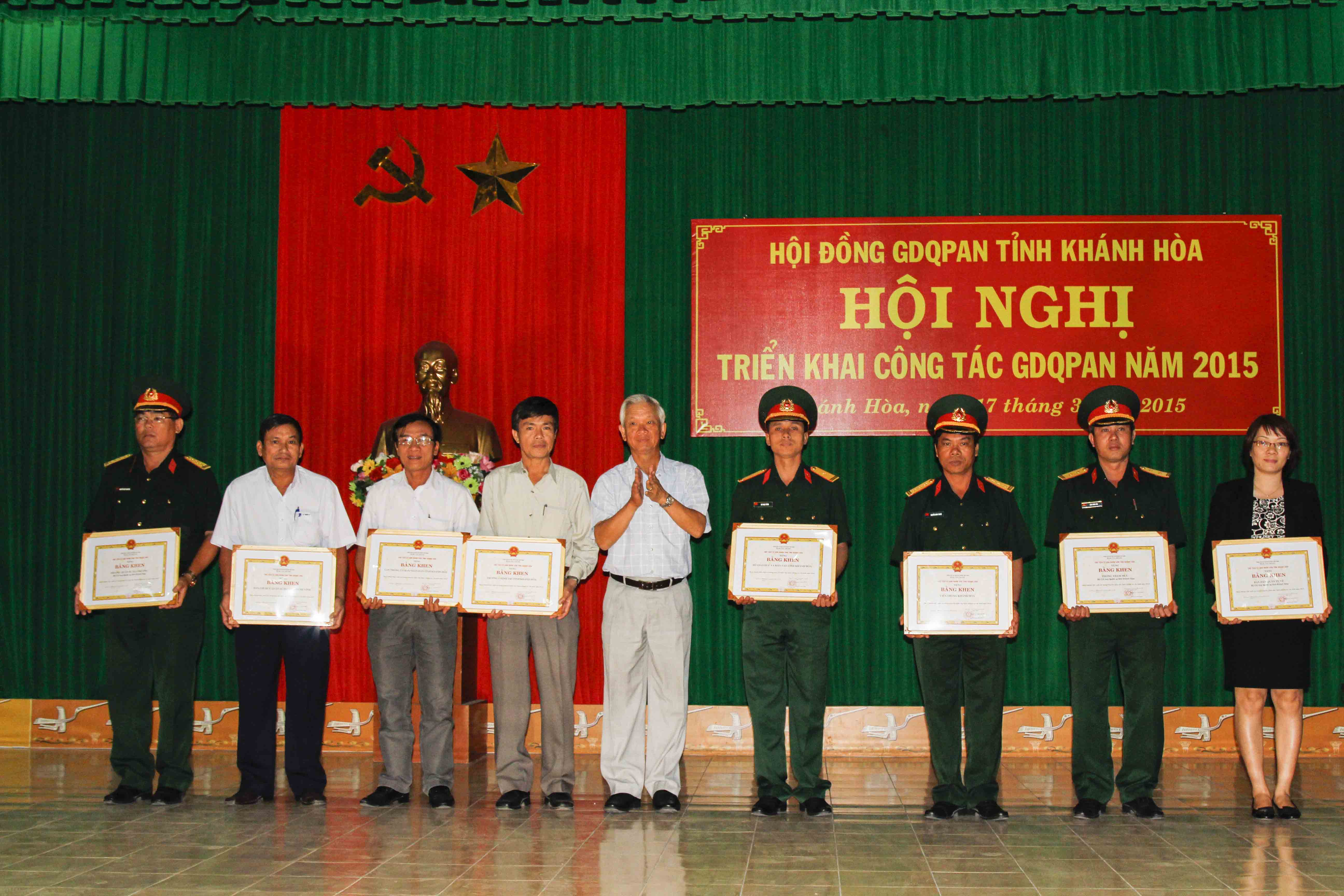 Gần 3.000 người được bồi dưỡng kiến thức quốc phòng, an ninh