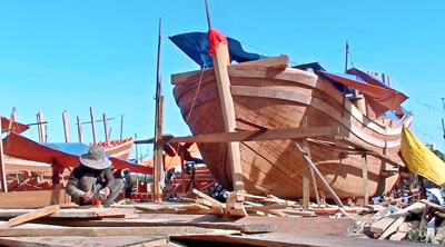 Chủ tàu vỏ gỗ được vay tối đa 70% tổng giá trị đóng mới. Ảnh: T.L 