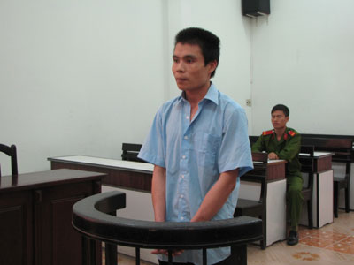 Bỏ sỉ giá rẻ, chủ tiệm bánh mì bị đánh!