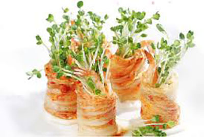 Kim chi Hàn Quốc cuộn tôm thịt lạ miệng