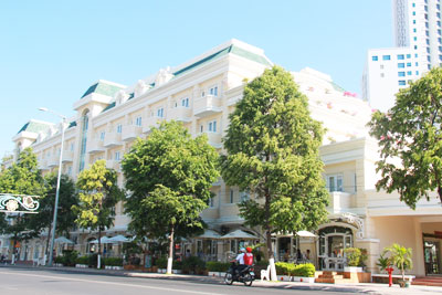 Khách sạn Viễn Đông. 