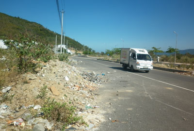 Đường thành nơi đổ xà bần