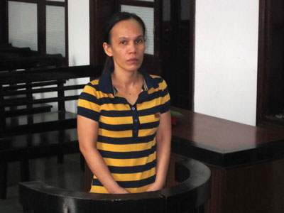 Bị bắt quả tang khi đang hành nghề "hai ngón" tại chợ