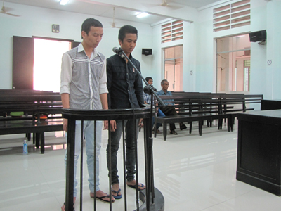 Dàn cảnh rủ bạn đi chơi rồi cướp tài sản