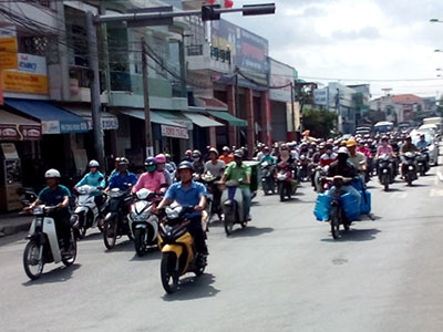 Thu phí sử dụng đường bộ đối với xe mô tô: Hiệu quả thấp