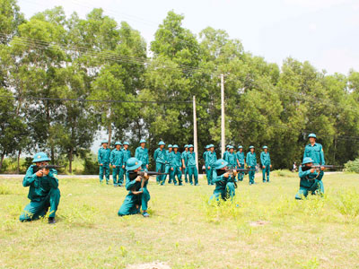 Xây dựng lực lượng Dân quân tự vệ vững mạnh, rộng khắp