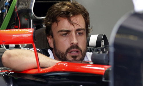 Alonso đã trở lại tập luyện với chiếc MP4-30 của anh tại Sepang, Malaysia. Ảnh: Reuters.