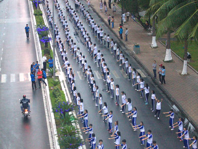 Thể dục đồng diễn tại Festival Biển 2013. 