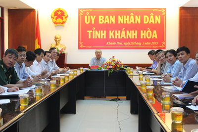 Quang cảnh tại đầu cầu Khánh Hòa.