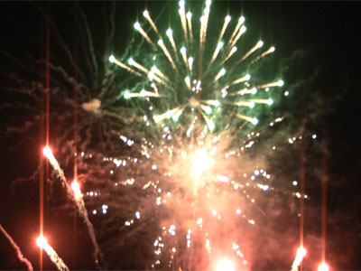 Bắn pháo hoa tại 4 địa phương