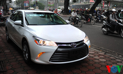 Toyota Camry 2015 phiên bản LE tại Hà Nội. Ảnh : Quang Anh. 