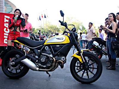 Ducati Scrambler – mẫu xe mới nhất của hãng cũng góp mặt.