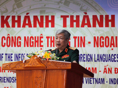 Thành lập trung tâm công nghệ thông tin - ngoại ngữ