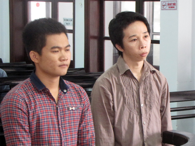 Bị cáo Đạt (phải) và Thái.