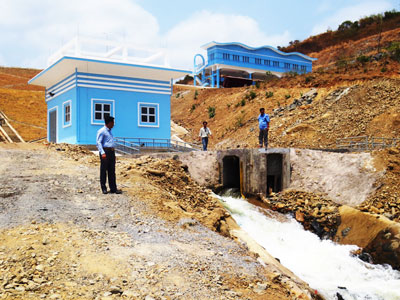 Hồ Tà Rục đang đợi kênh mương.