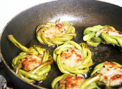 Đậu đũa cuộn chả cá