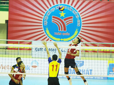 Sanest Khánh Hòa thắng trận mở màn