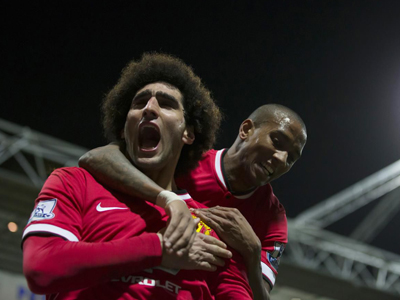 Marouane Fellaini, Ashley Young chính là chìa khóa mang lại thắng lợi cho Manchester United trước Manchester City.