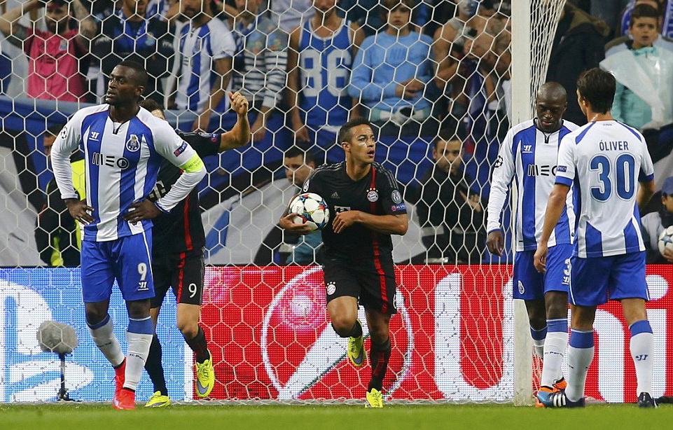 Alcantara ghi bàn thắng “vàng” mang lại hy vọng ở lượt về cho Bayern Munich.