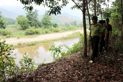 Đóng chốt giữ rừng