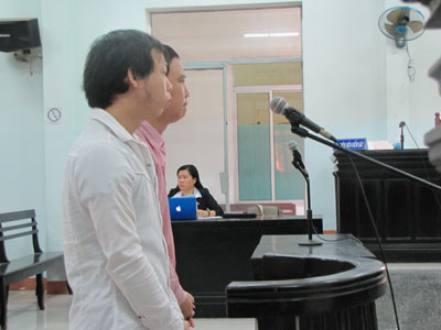 Không giảm án cho 2 bị cáo tham gia chém người xin giảng hòa