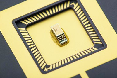 Kỳ thú máy tính siêu nhỏ chỉ bằng hạt gạo