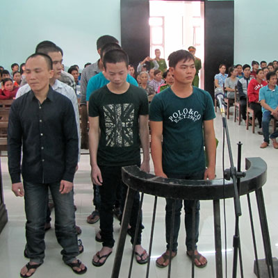 Hủy án sơ thẩm vụ án Cố ý gây thương tích