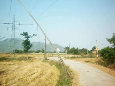 Trụ điện thiếu an toàn