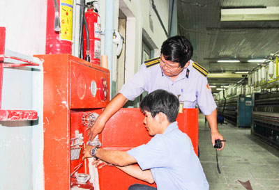 Hệ thống chữa cháy của các nhà máy thường xuyên được kiểm tra.