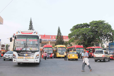 Tàu, xe sau dịp lễ: Lại điệp khúc hết vé