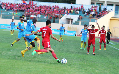 Các cầu thủ Sanna Khánh Hòa - Biển Việt Nam trong trận thắng Becamex Bình Dương.