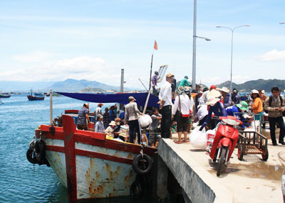 Quản lý chặt phương tiện chở khách đến Bình Ba