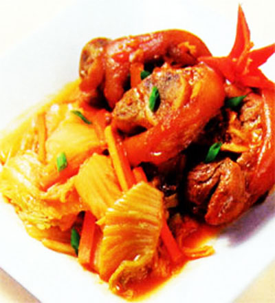 Thịt chân giò kho kim chi