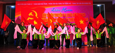 Liên hoan Đội tuyên truyền ca khúc cách mạng của Thành đoàn Nha Trang.