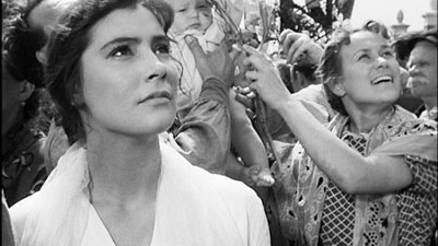 Ánh mắt ám ảnh của nữ nhân vật Veronica trong phim “Khi đàn sếu bay qua”.