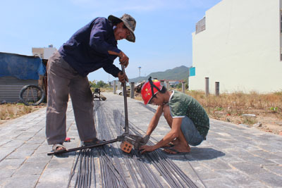 Nhọc nhằn nghề thợ sắt