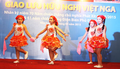 Giao lưu hữu nghị Việt - Nga