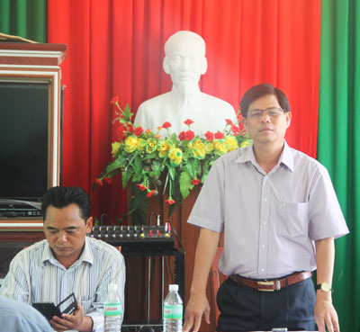 Đồng chí Nguyễn Tấn Tuân phát biểu tại buổi làm việc.