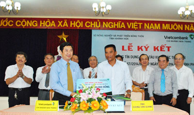 Ngư dân đầu tiên được vay vốn đóng tàu cá theo Nghị định 67